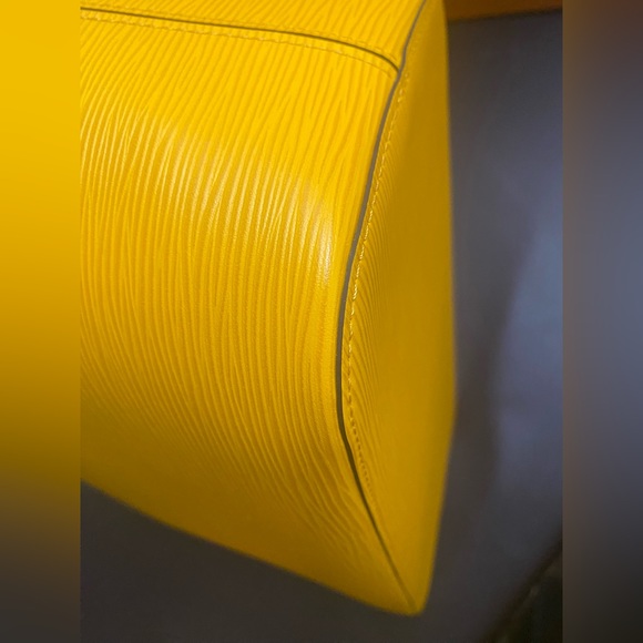 LV Neverfull MM in epi Citron - Picture 11 of 16